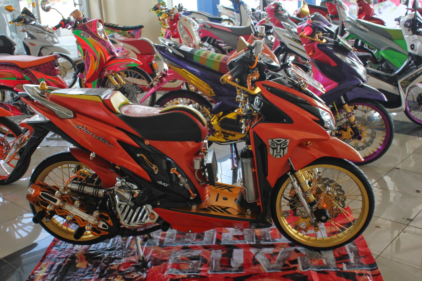 Agay Airbrush: Kontes Motor Adi Pro