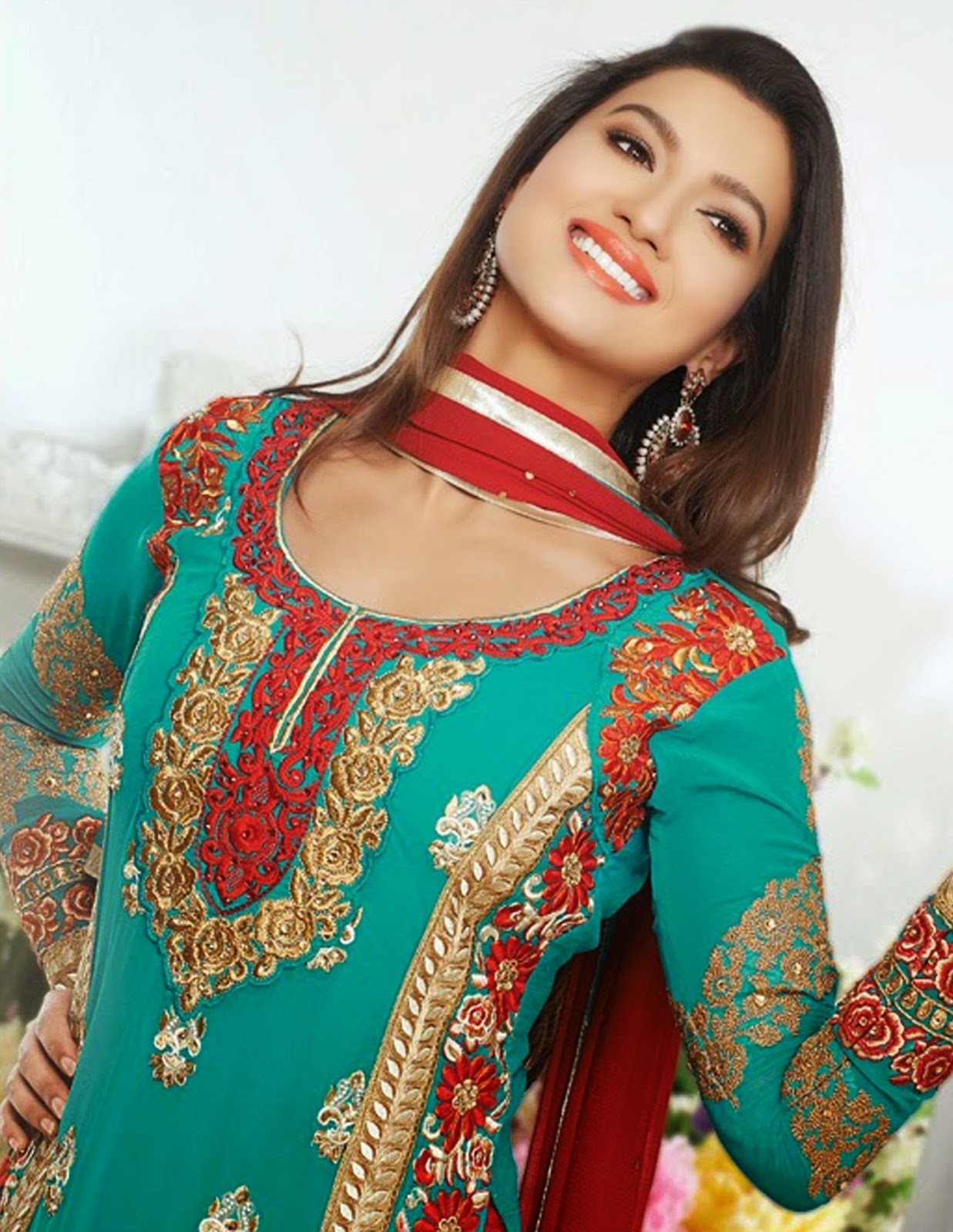 Most Beautiful Actress Gauhar Khan Image Download Free All Hd