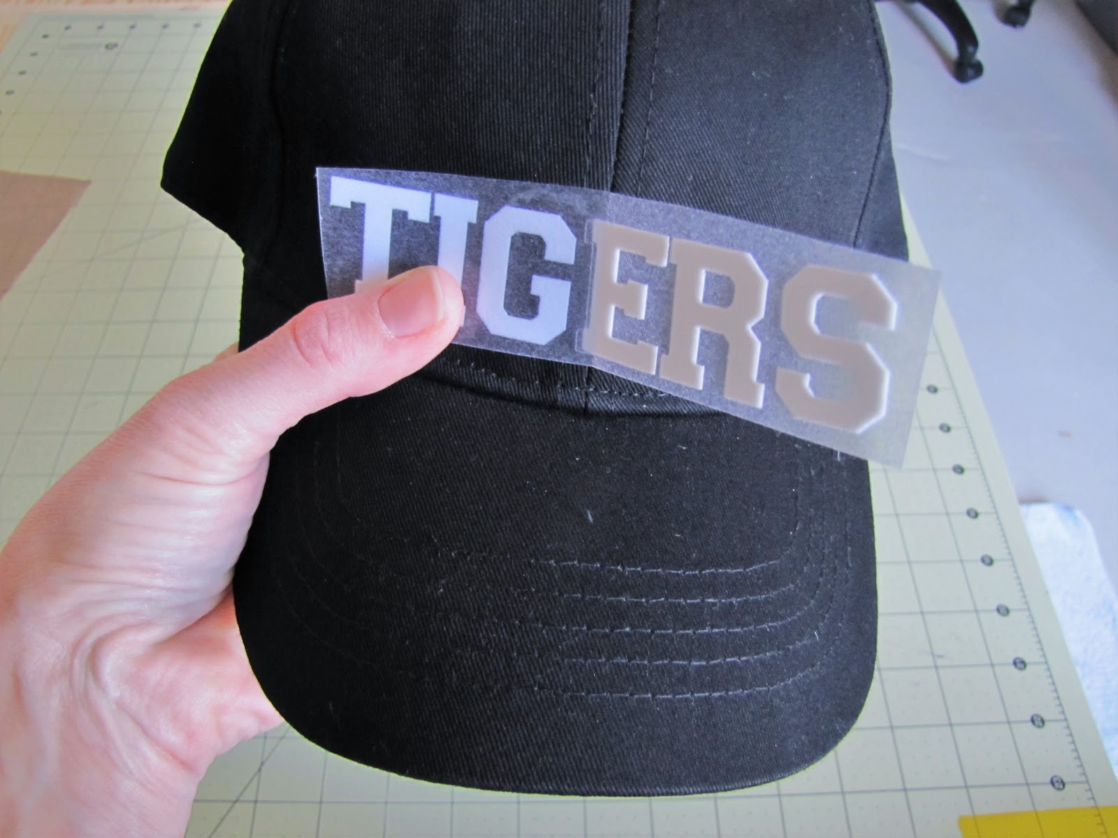 How to use Silhouette Heat Transfer Material on Hats