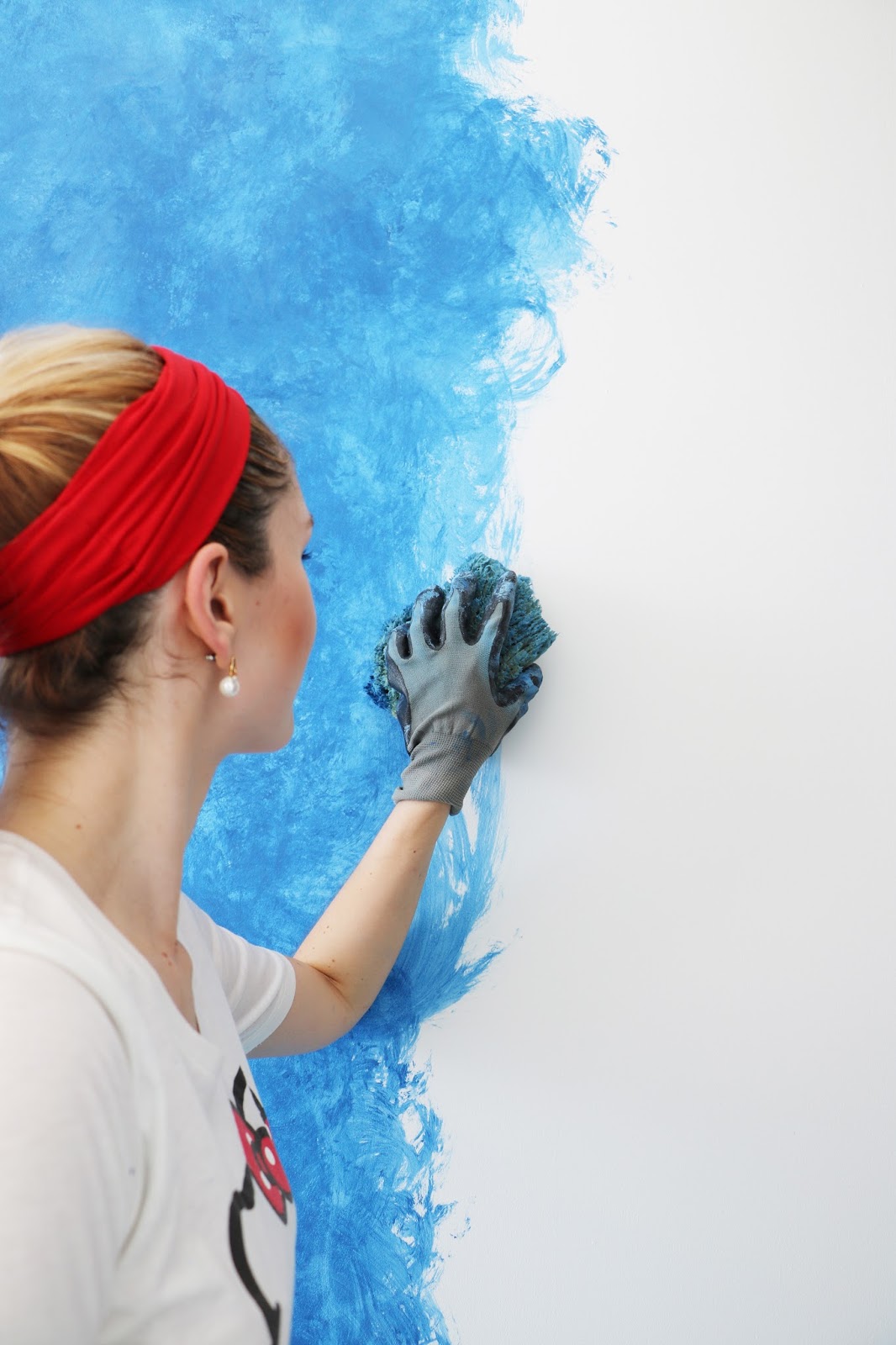 Blue ombre wall tutorial - Click through for step by step!
