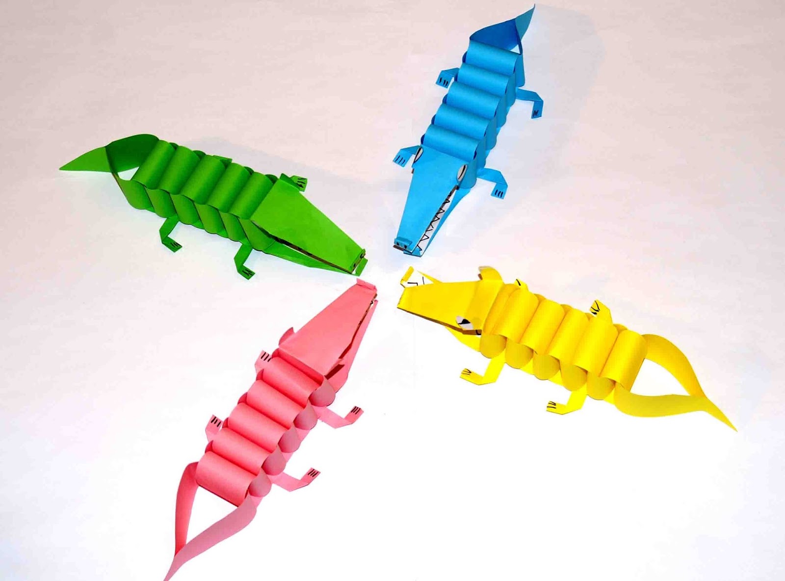 Gambar Mobil Mainan Dari Botol Bekas - Dhian Toys