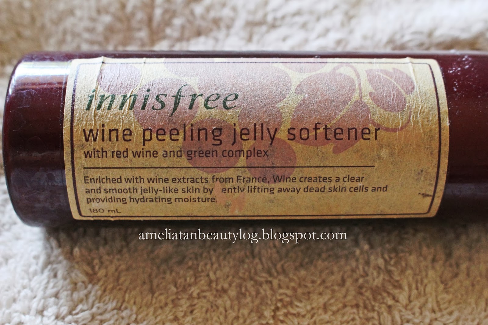Ameliatan's Beauty Log INNISFREE Wine Peeling Jelly Softener