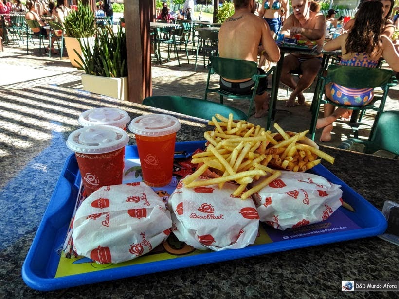 Lanche no Beach Park - parque aquático do Ceará Lanche no Beach Park - parque aquático do Ceará