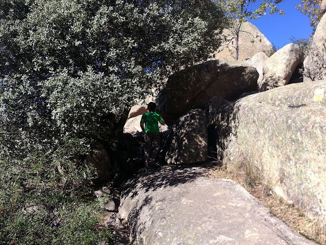 El Yelmo con niños. La Pedriza. Parque Nacional de Guadarrama.