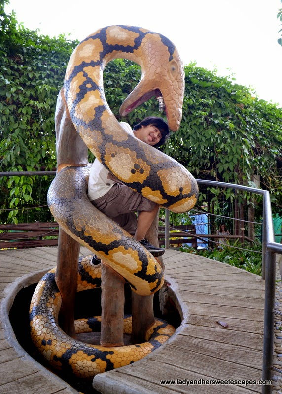 Ed and the scary anaconda figure at Baker's Hill 