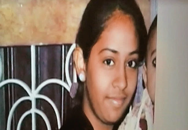 Delhi, Teenage Girl, Student, Found dead, Car,