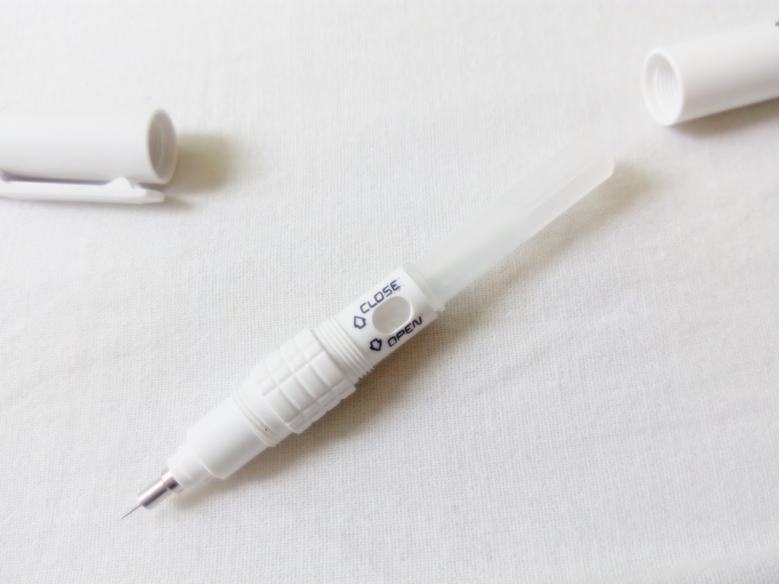 NANINAILS RAPIDOGRAPH VS ESSENCE NAIL ART TATTOO PEN NAILS BY Dominika