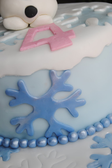 torta, sweet table e altre idee per unna festa a tema frozen
