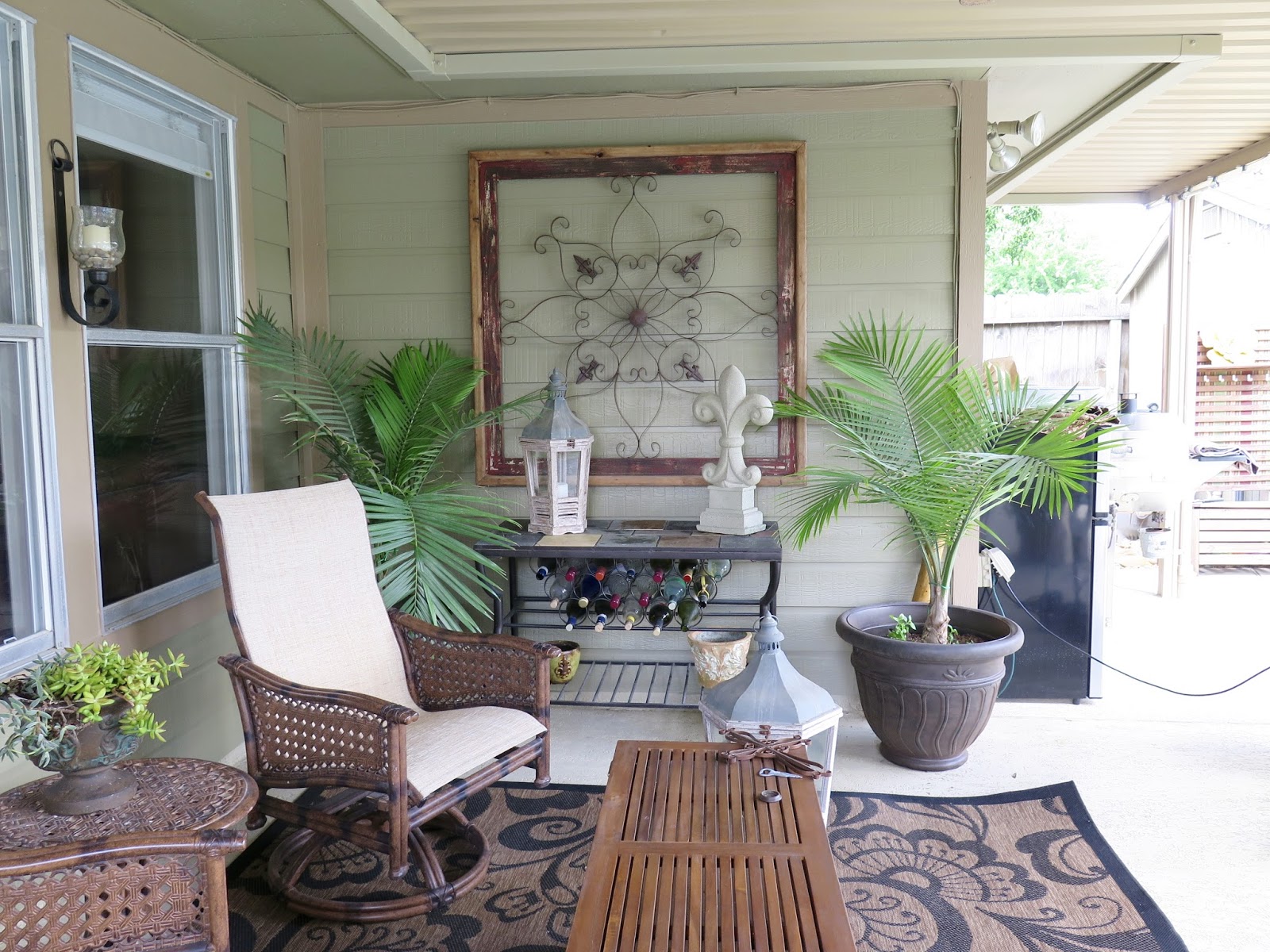 Life By The Pool. . .it's just BETTER!: Backyard Patio Transformation