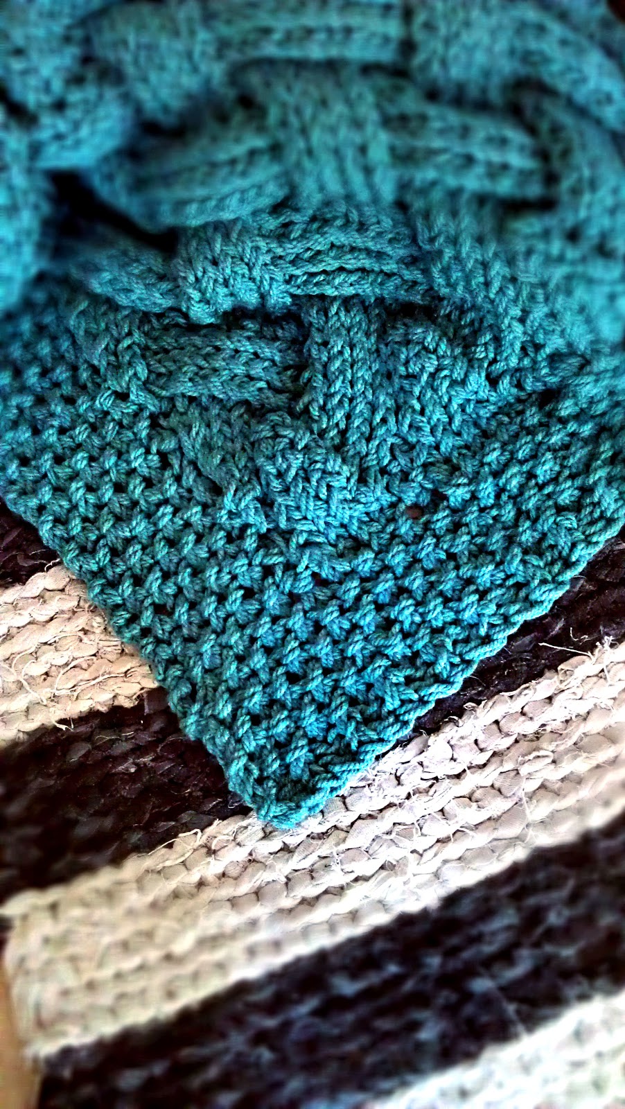 'Sunchi B' Knit & Purl Giant Knit Lounge Throw Entrelac