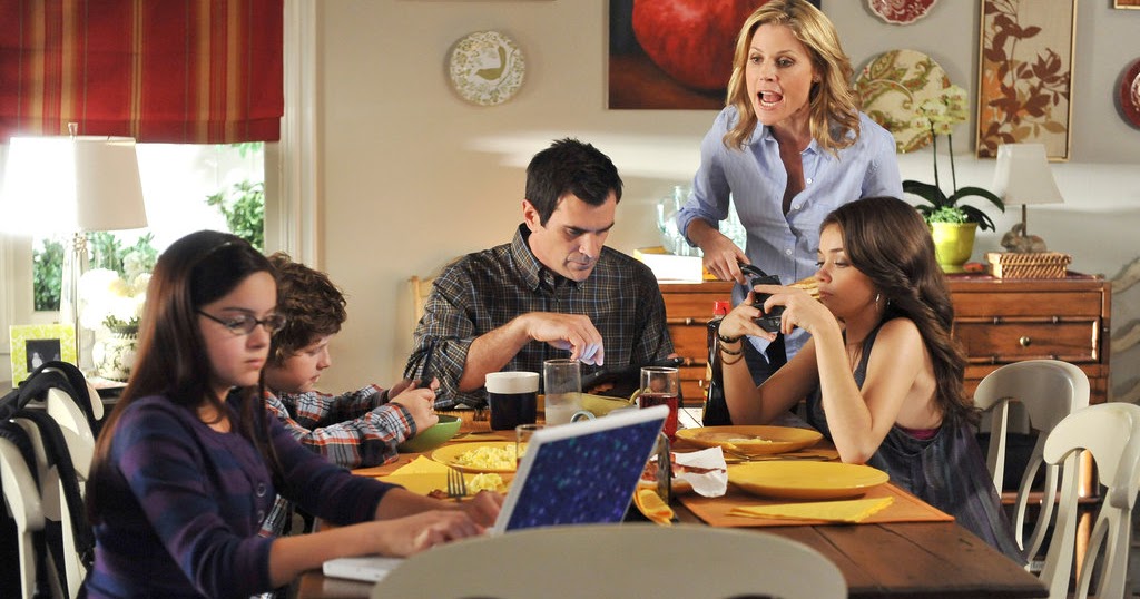 The Next Tech Thing Tech Free Family Dinners Focused on Gratitude