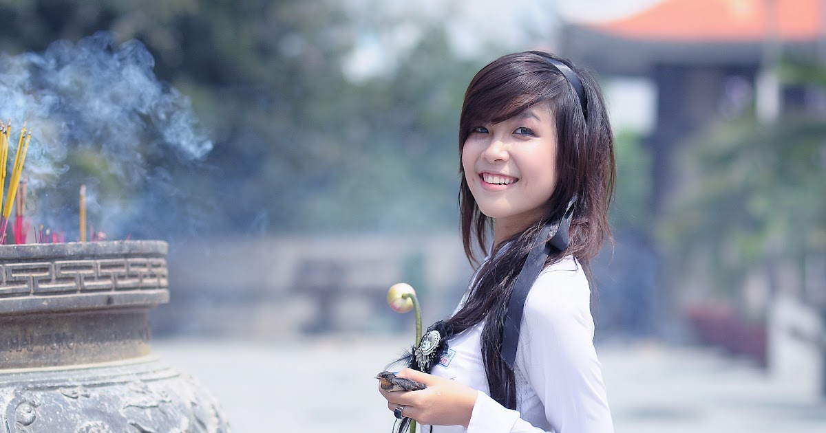 これらの彫刻は些細なオブジェクトを組み合わせたもので、その結果は超現実的です