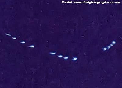 UFO Hovering Over Cleveland in Queensland Dec. 2013