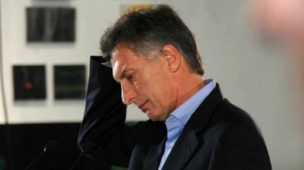 Elecciones 2019: cada vez más sólo, Mauricio Macri evalúa un ''renunciamiento histórico'' Elecciones 2019: cada vez más sólo, Mauricio Macri evalúa un ''renunciamiento histórico''