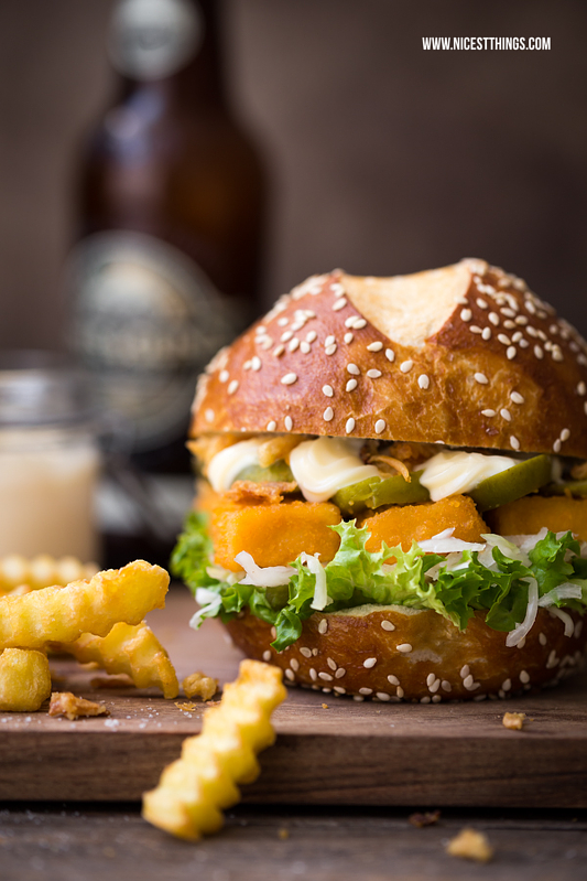 Fischstäbchen Burger Rezept, Fischburger mit Wellenschnitt-Pommes ...
