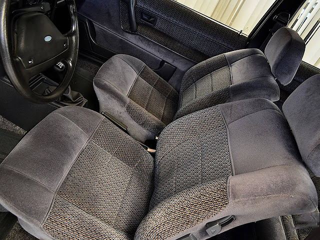 Ford Versailles Ghia 1991 - interior