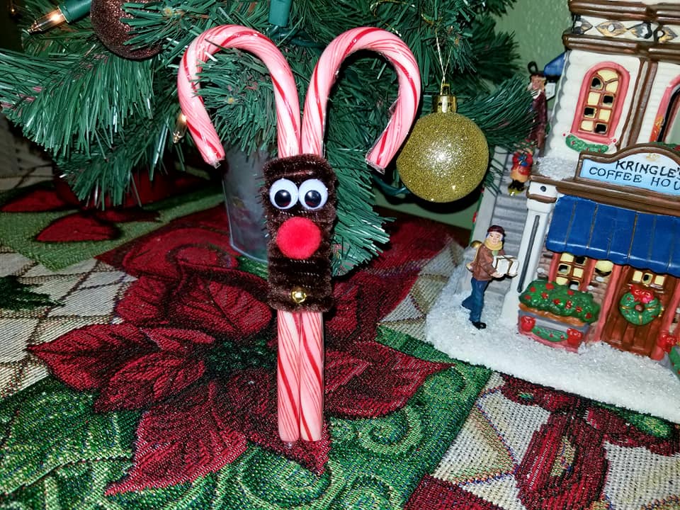 Easy Candy Cane Reindeer Craft Mommy's Block Party