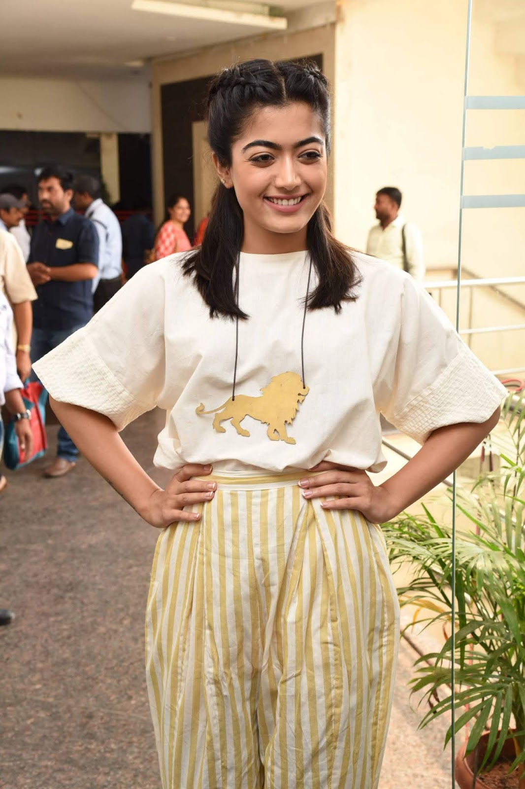 Rashmika Mandanna at Devadas movie press meet - FilmyFi — Stay