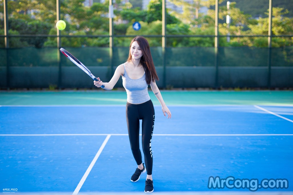 See the beautiful young girl showing off her body on the tennis court with tight clothes (33 pictures) photo 1-14