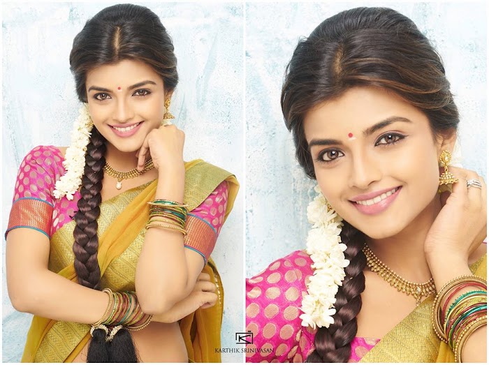 Ashna Zaveri Hot Photo Gallery - Top 50 Sexiest Navel & Cleavage Photoshoot will seduce you the most !