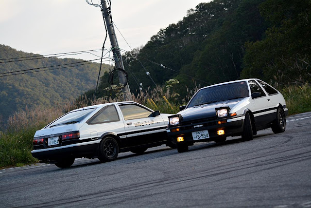 Toyota AE86, legendarny samochód, kultowe auto, hachi-roku, initial d, tofu, JDM, ciekawe samochody, fajne auta