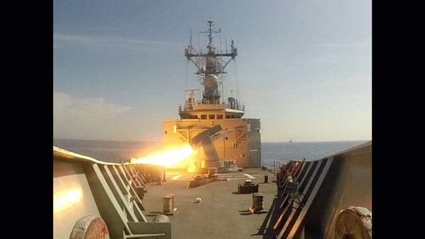 La Armada realiza un ejercicio de lanzamiento de misiles antiaéreos en el Golfo de Cádiz
