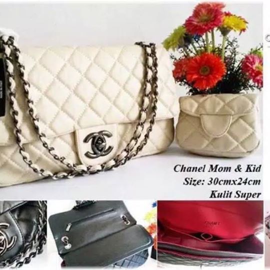 Коко аустин mom. Mom chanel. Charles keith кошелек. Ysl сумка темно зеленая. Mom chanel.