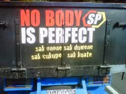 Kreatif, Gambar dan Tulisan Unik di Belakang Truk yang Bisa Bikin Kamu Ketawa Ketiwi Sendiri