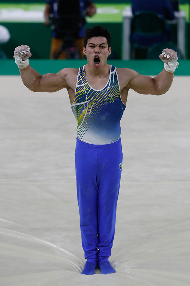 Sérgio Sasaki termina em 9º pelo Brasil na ginástica artística por equipes nos Jogos Olímpicos Rio 2016. Fernando Frazão/Agência Brasil