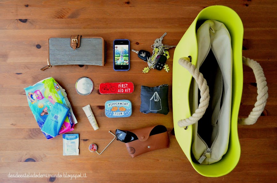 whats in my bag desdeesteladodemimundo.blogspot.it