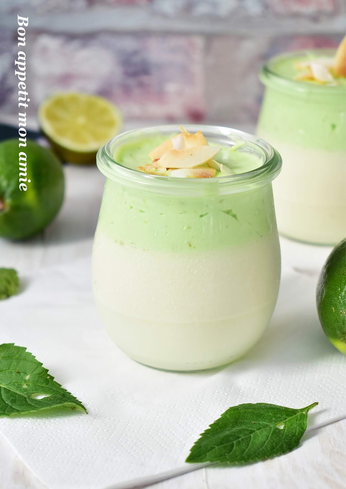 Bon appetit mon amie Kokosowa panna cotta z musem limonkowym