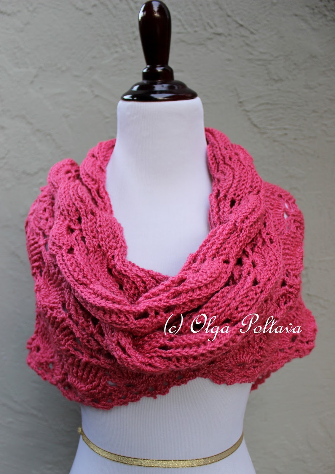 lacy-crochet-bright-pink-shells-crochet-scarf
