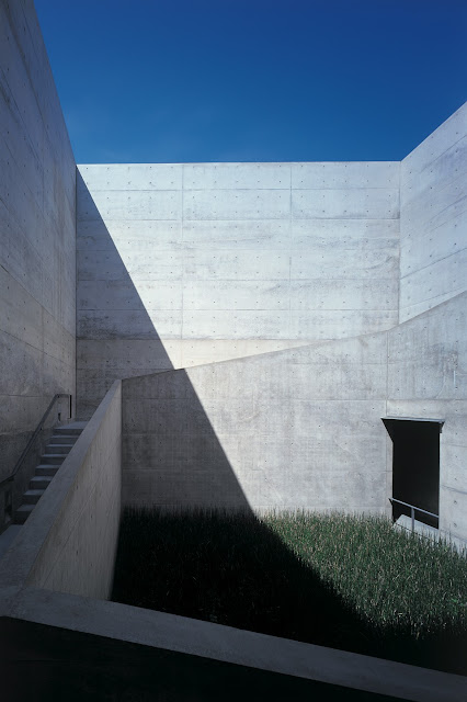 日本で最も知られている建築家、安藤忠雄の建築10選【arc】　地中美術館