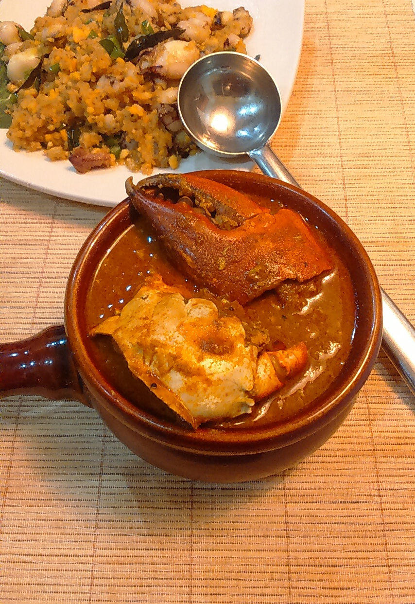 sarguna's fantabulous kitchen: Sri Lankan Crab Curry