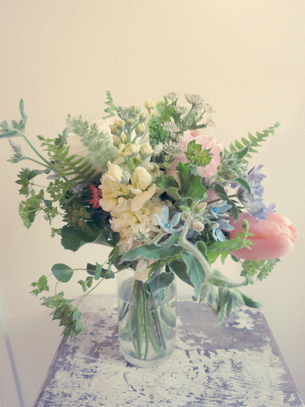 La Fleur Vintage: Spring Bridesmaids Bouquets