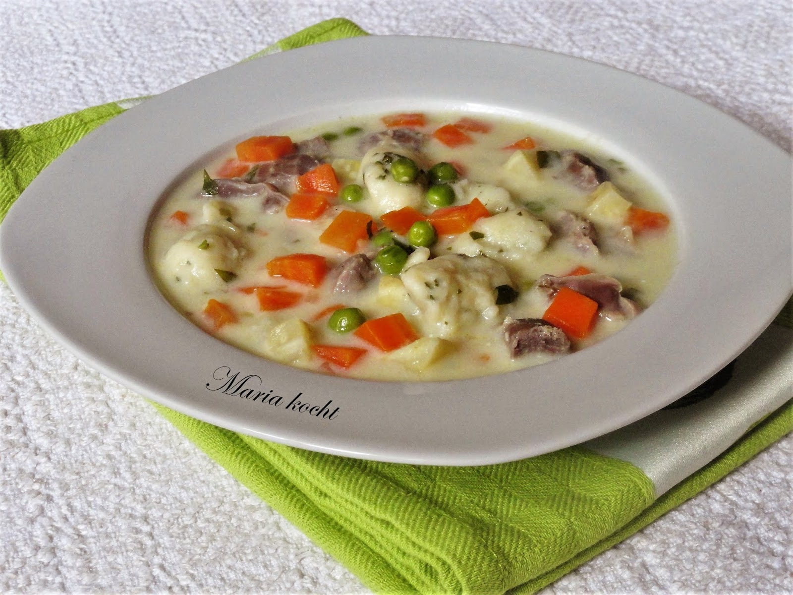Maria kocht: Suppe mit Hähnchenmägen und Klößchen / Csirkezúza leves ...