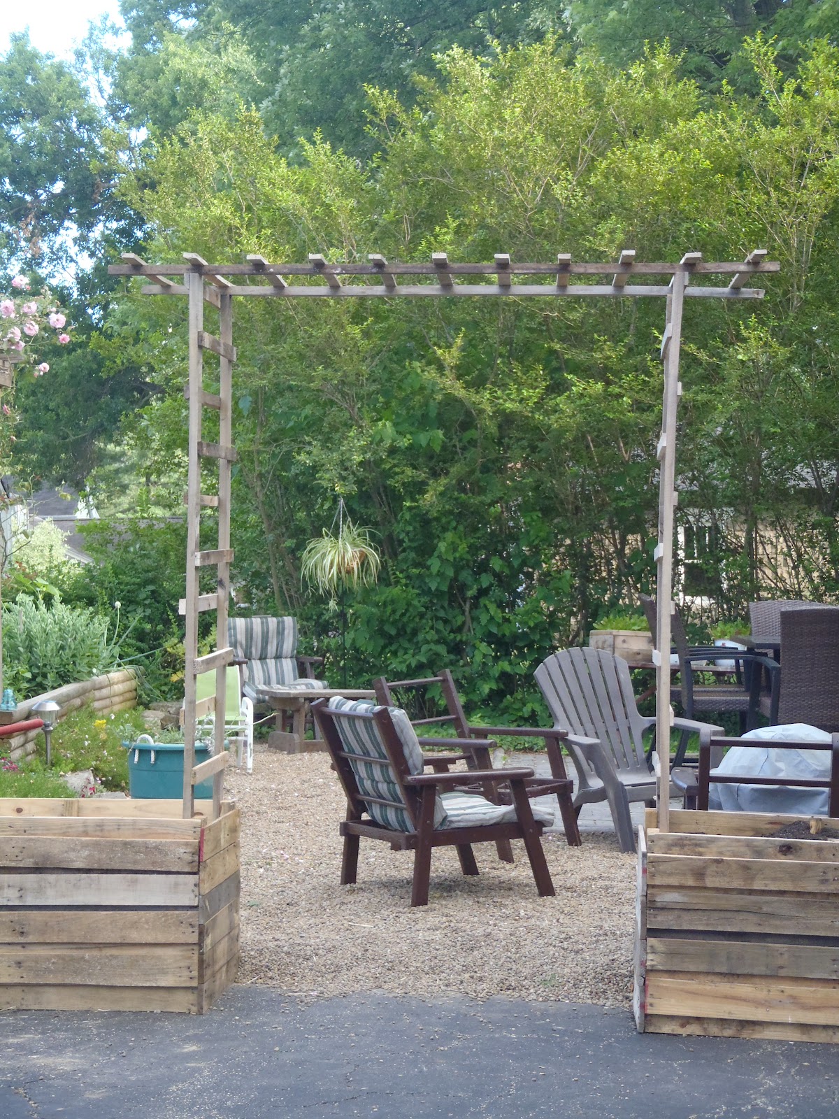 Creating With The J's Pallet planters and trellis