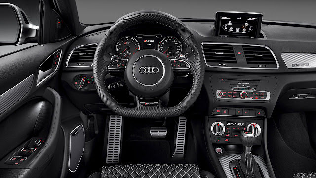 Audi RS Q Model dash