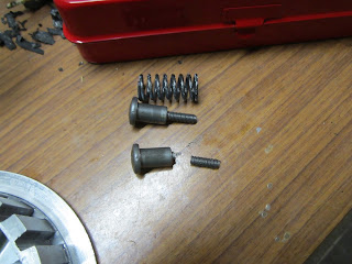 Broken clutch screw Yamaha RD125A - 137-16337-01