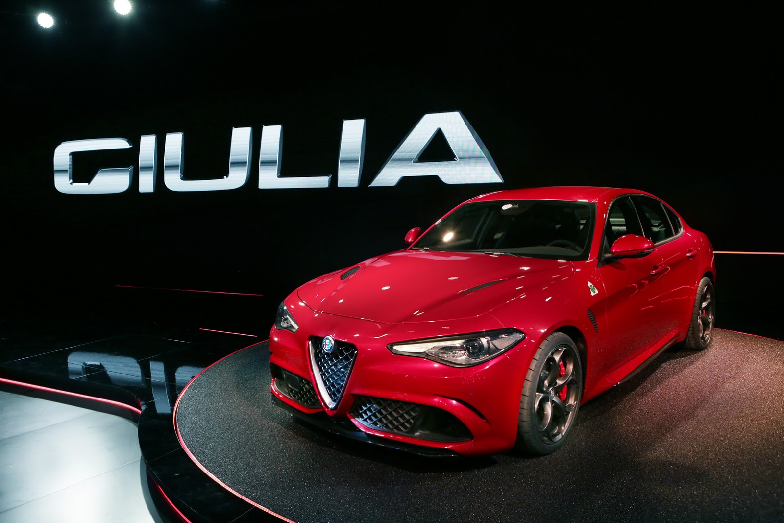 Alfa-Romeo-Giulia-2.jpgp