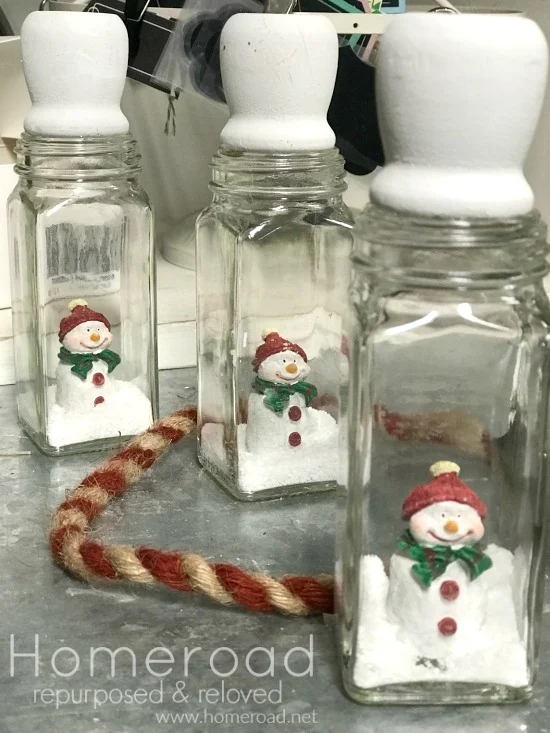 Snowmen in a Jar Holiday Decorations