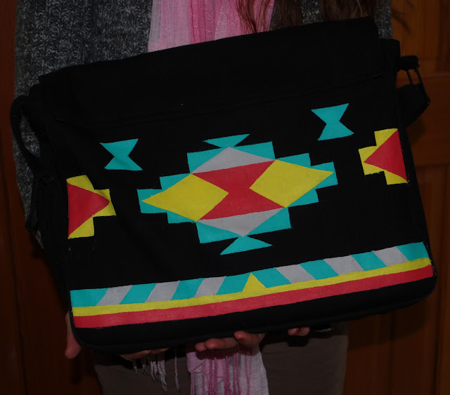 girl-gone-rogue-diy-navajo-patterned-messenger-bag