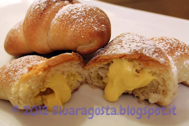 croissant con crema di ricotta allo zafferano