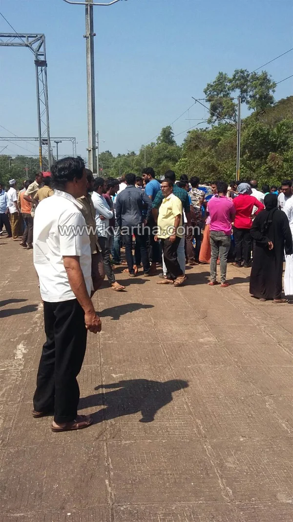 3 killed after being hit by train in Kasargod, Kasaragod, News, Accidental Death, Train Accident, Dead, Obituary, Kerala