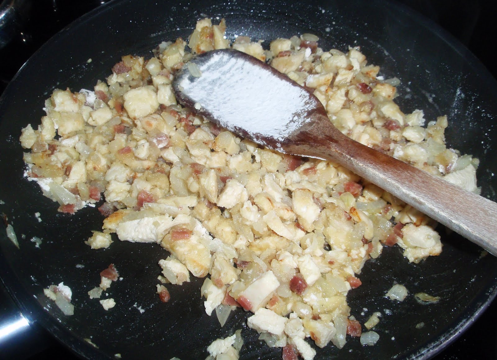 CROQUETAS DE JAMÓN Y POLLO
