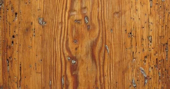 Por qué puede salir humedad en un rodapié de madera