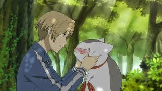 Natsume trzyma upitego kota