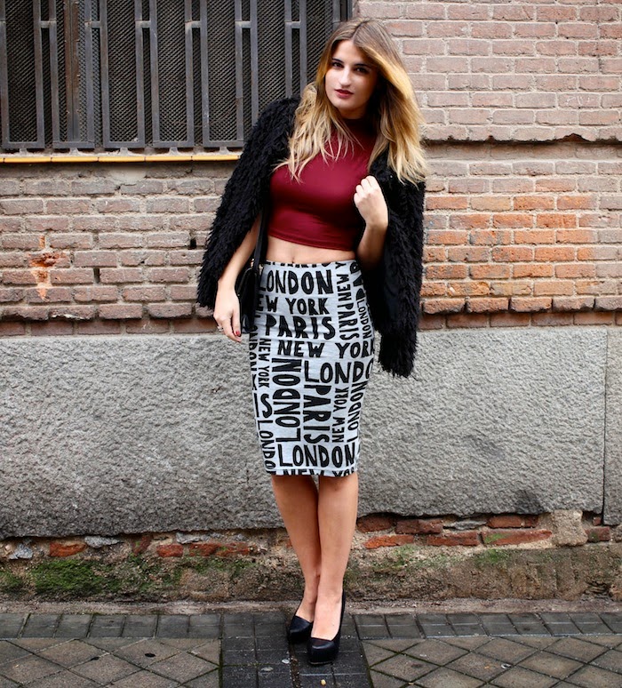 Midi skirt: London- New York- Paris