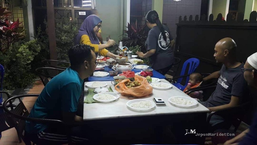 Geng halia ke AFamosa private villa : housemate gathering