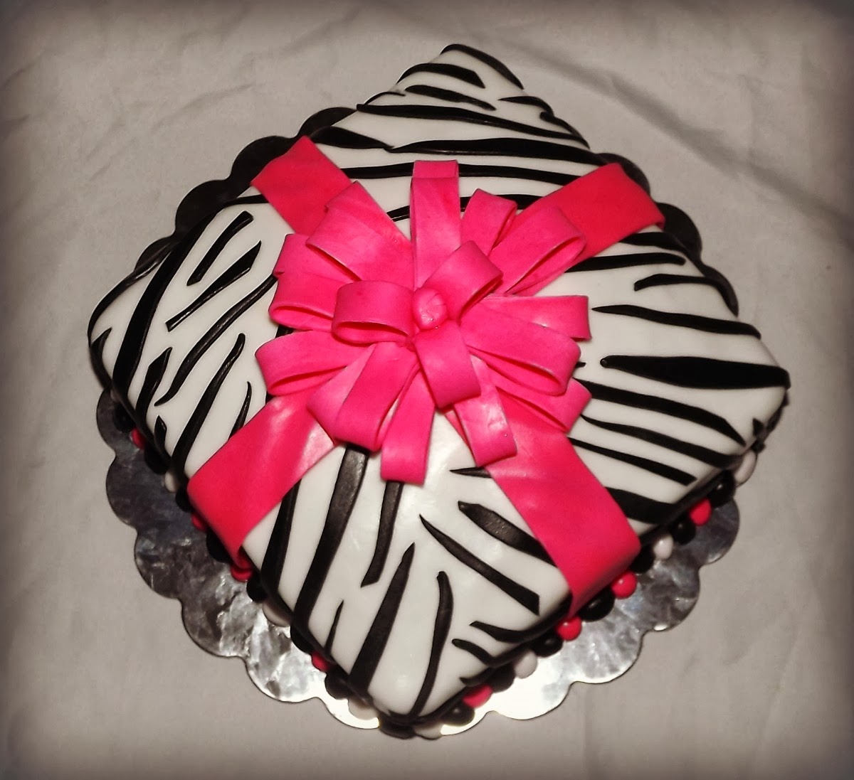 Mandy's cakes: Another Zebra Cake